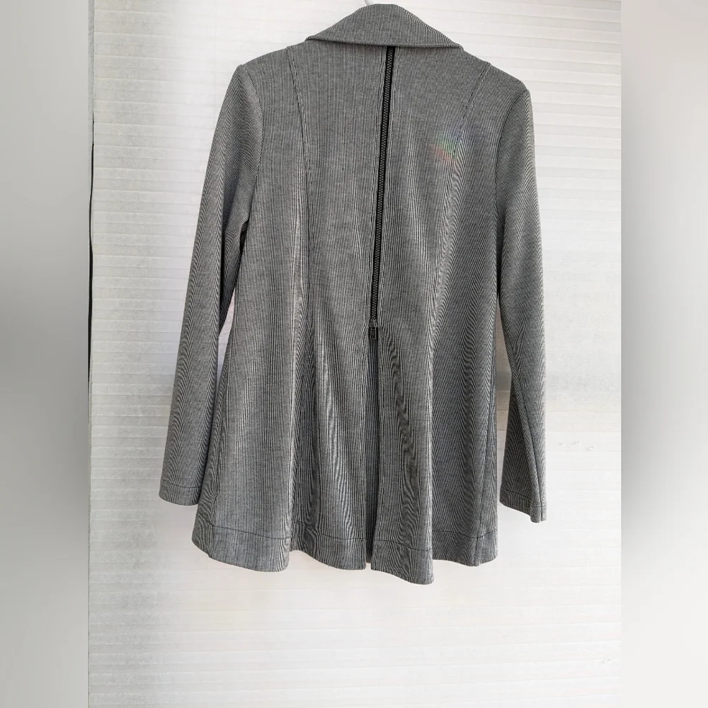 Cabi Drop-Off Jacket Full-Zip Front/Back Pleat Hi/Lo Pin-Stripe Gray Medium - Picture 4 of 5